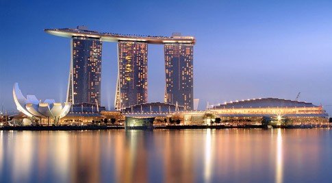 Marina Bay Sands sets first new financing for seven years in Singapore