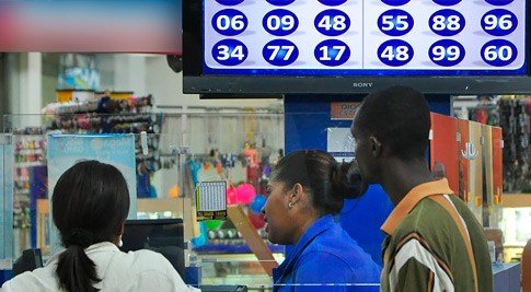 Dominicana: el presidente Abinader se preocupó tras enterarse que se crearon 4 mil puestos de lotería desde que asumió