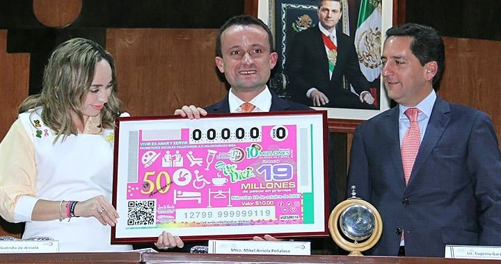 La Lotería Nacional de México celebró el 50 aniversario del voluntariado del Instituto Mexicano del Seguro Social