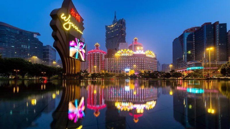 Macau’s casino lockdown extended another five days; operators pass on commenting as they await bidding process