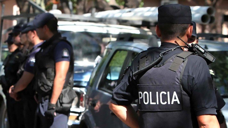 Un allanamiento por la operación de juego online clandestino en Buenos Aires derivó en la detención de dos personas