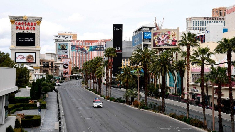 Las Vegas Strip would see all vehicles ban under new Nevada bill