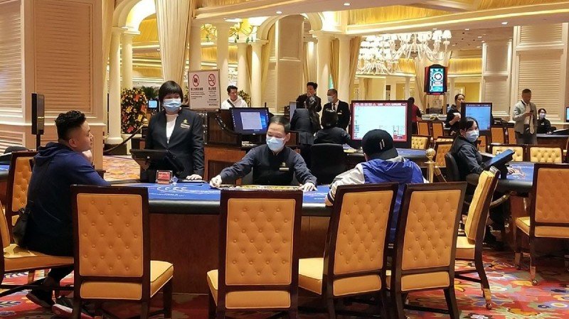 Macau seeks to introduce gaming tables and machines caps; keen on regulating "satellite casinos"