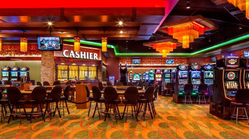 Iowa sets new policies to bring federal minimum wage to casino workers