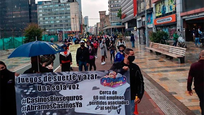 Bogotá vivió una masiva protesta de propietarios y trabajadores de casinos