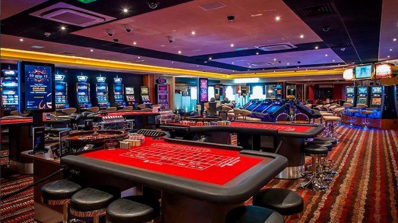 UK Government urged to "rethink" the closure of casinos, betting shops in Lancashire