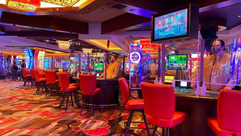 NY Rivers Casino Schenectady starts free training program for table game dealers
