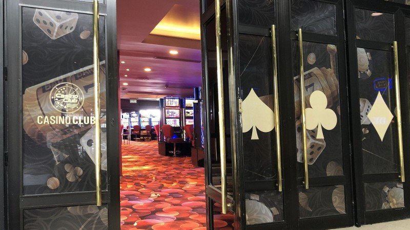 Argentina: la ciudades de Bariloche y Dina Huapi suspenden los casinos, bingos y discotecas