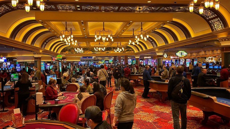 Nevada casinos win over $1B for the first time since pandemic