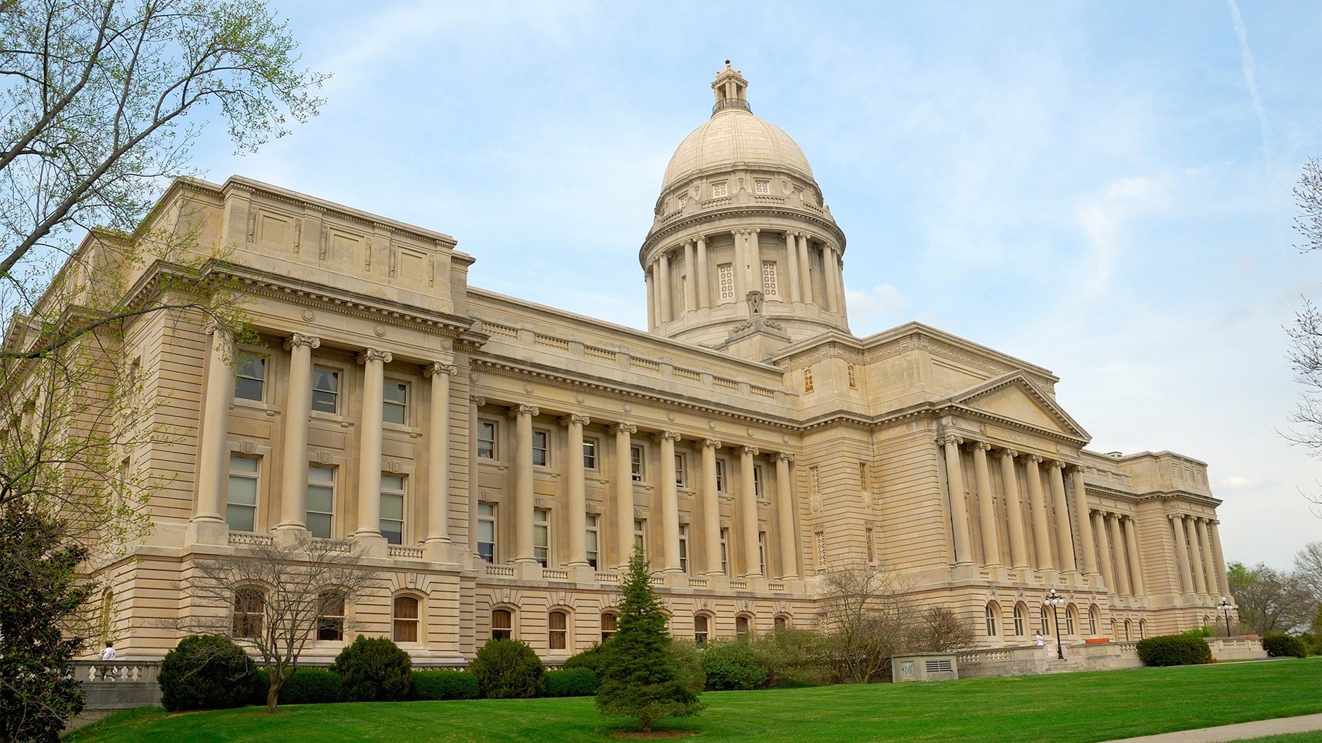 Anggota parlemen Kentucky memperkenalkan undang-undang baru untuk melegalkan taruhan olahraga, poker online