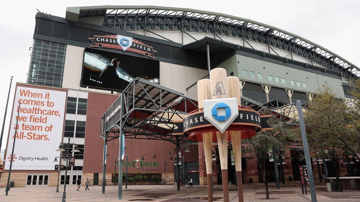 Caesars Sportsbook planned for Chase Field in 2022