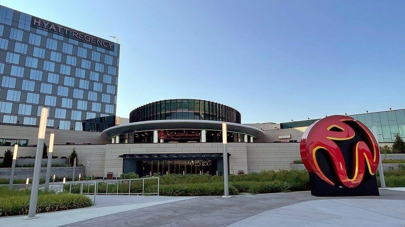 Resorts World celebrates 10th anniversary with New York's $400M hotel opening