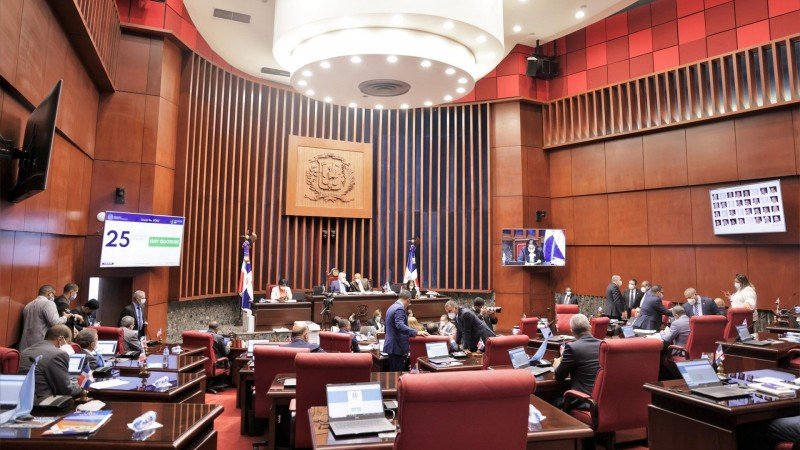 República Dominicana: la Cámara de Diputados analiza dos proyectos para la regulación de bancas de lotería
