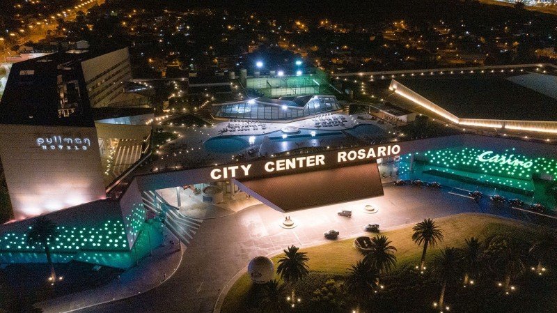 Argentina: el casino City Center de Rosario se iluminó de verde por la Semana del Juego Responsable