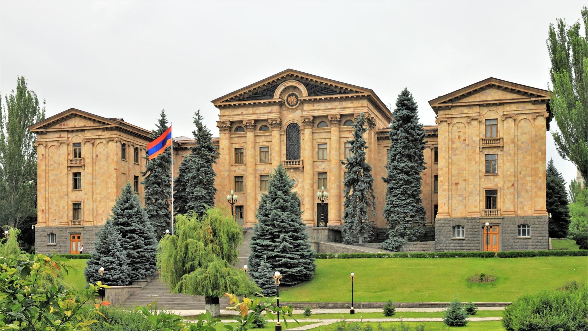 Armenia mengesahkan amandemen undang-undang yang menaikkan pajak pada bandar taruhan, undian, dan game online