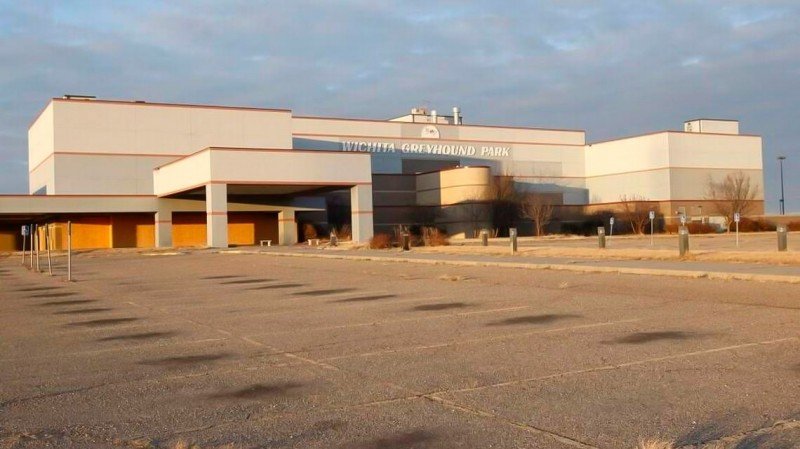 Kansas: Mogul Phil Ruffin's plan to open casino at Wichita Greyhound Park approved by regulator
