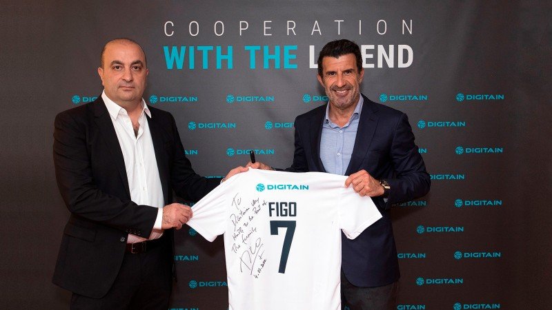 Digitain contrató al exfutbolista portugués Luís Figo como embajador de marca