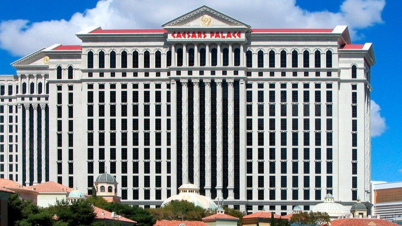 Caesars launches new platform allowing guests to book hotel and flight