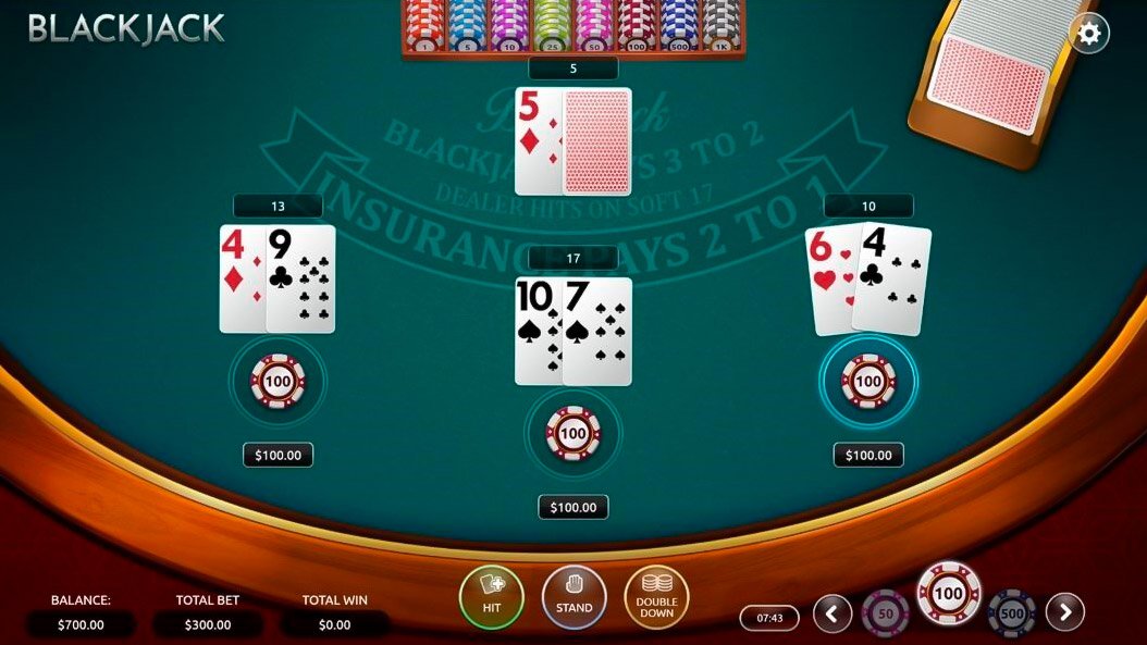 ¿Se barajan las cartas en blackjack online?