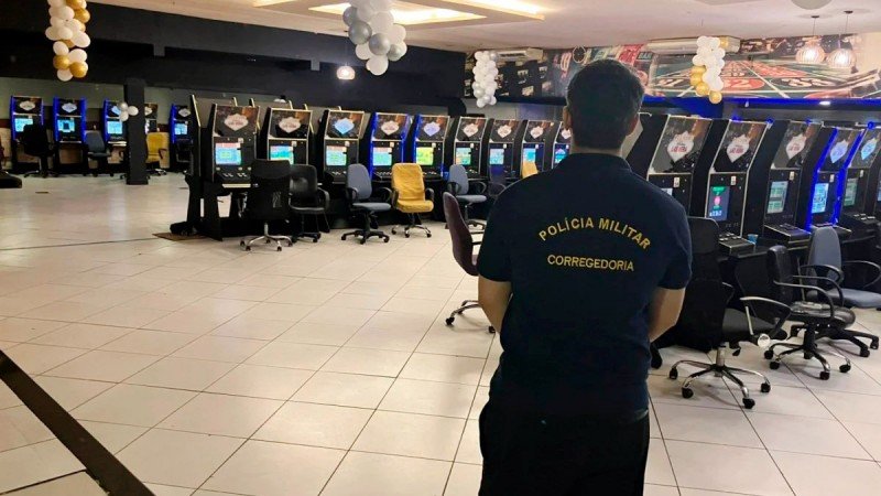 La Policía Militar brasileña cerró tres salas de juego clandestinas e incautó más de 130 tragamonedas en Río de Janeiro
