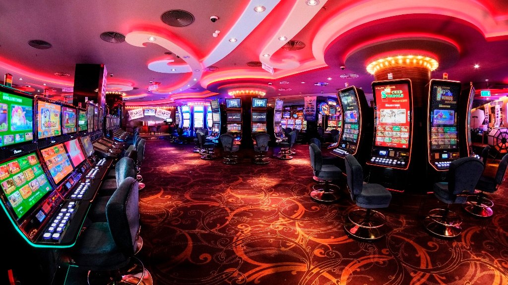 New illuminated advertisings for Game World Casino