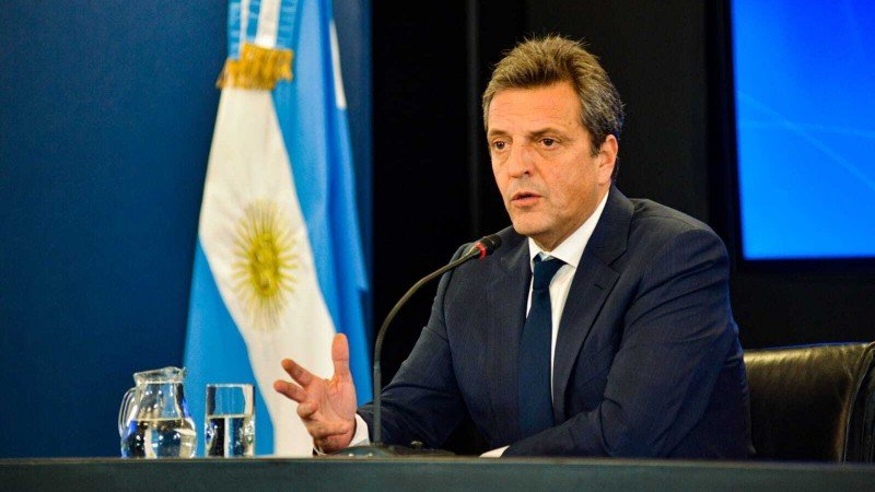 Argentina's government issues law setting restrictions in new slot machine import regime
