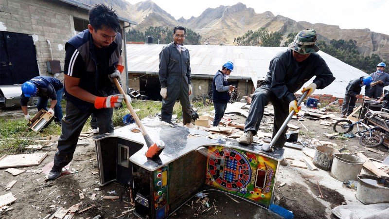 Bolivia: La AJ decomisó 800 máquinas de juego ilegales en 2022