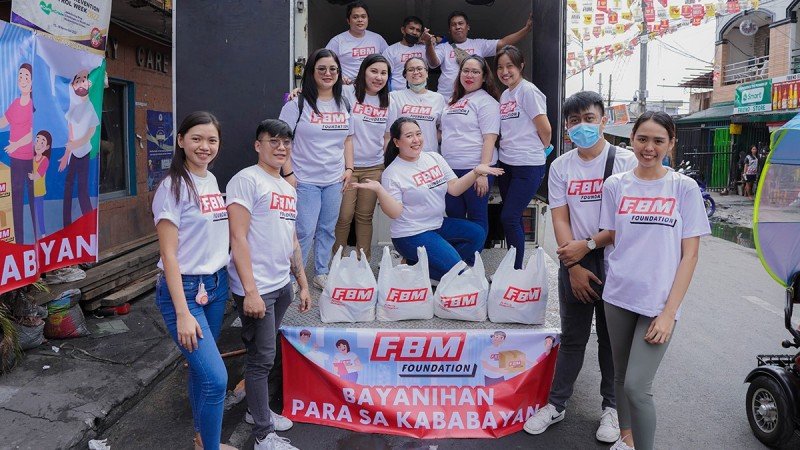 FBM Foundation helps and donates to 500+ Manila families affected by fire incident