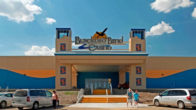 Blackbird Bend Casino debuts Iowa retail sports betting in tribal property