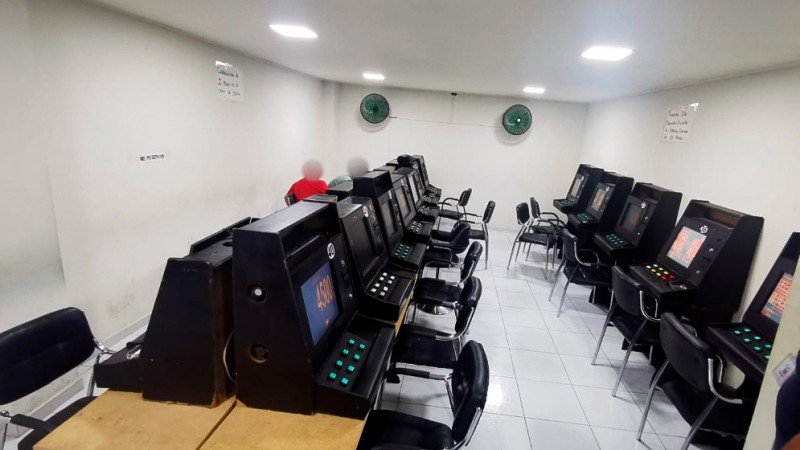 Bolivia: Autoridades decomisaron 69 máquinas de juego sin licencia en Santa Cruz y Tarija