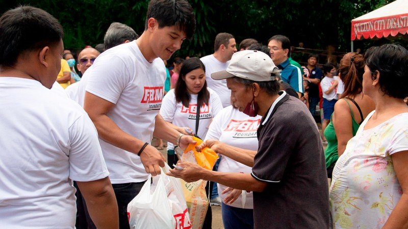 FBM Foundation refuerza su programa solidario en Filipinas con donaciones a 350 familias
