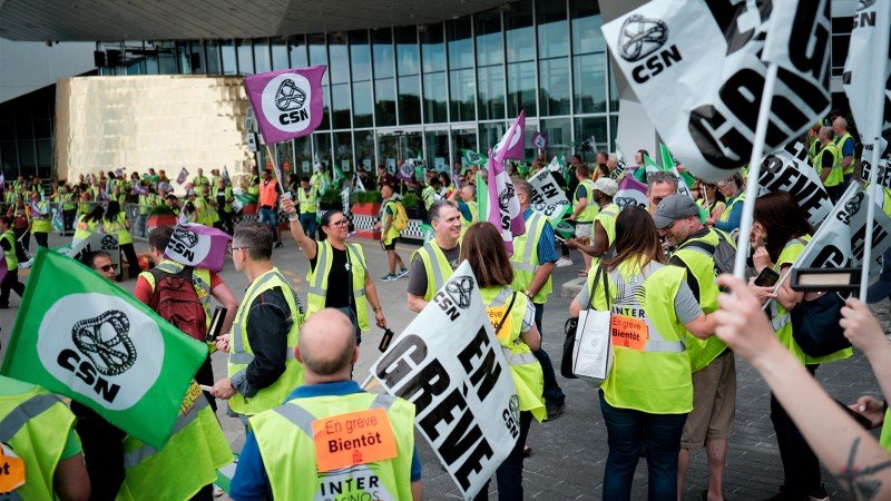Hundreds of casino workers in Quebec on strike on the eve of Grand Prix weekend