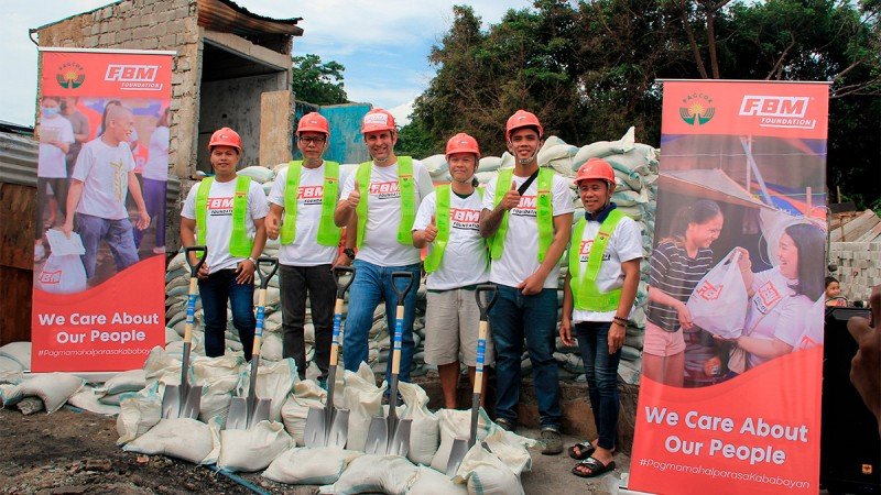Philippines: FBM Foundation helps construct new homes for 170 families in Barangay Old Capitol Site