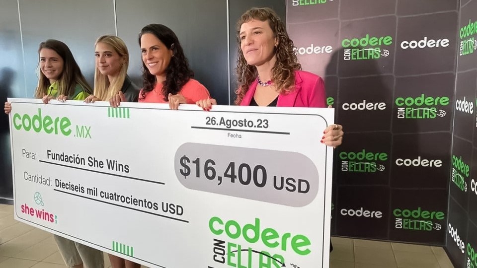 Codere refuerza su compromiso con el desarrollo de la mujer y dona USD 16.400 a la Fundación She Wins