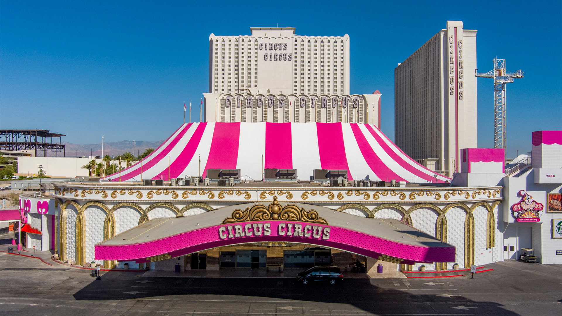Las Vegas Strip's Circus Circus unveils new exterior design