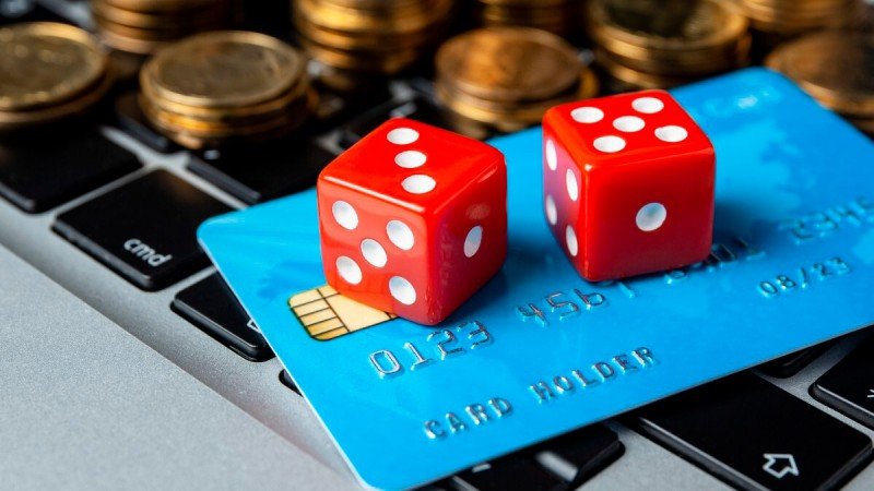 Australia to ban credit card use in online gambling, non-compliers to face fines up to $150K