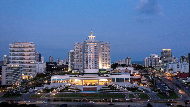 Enjoy analiza el interés de dos inversionistas por su hotel y casino de Punta del Este