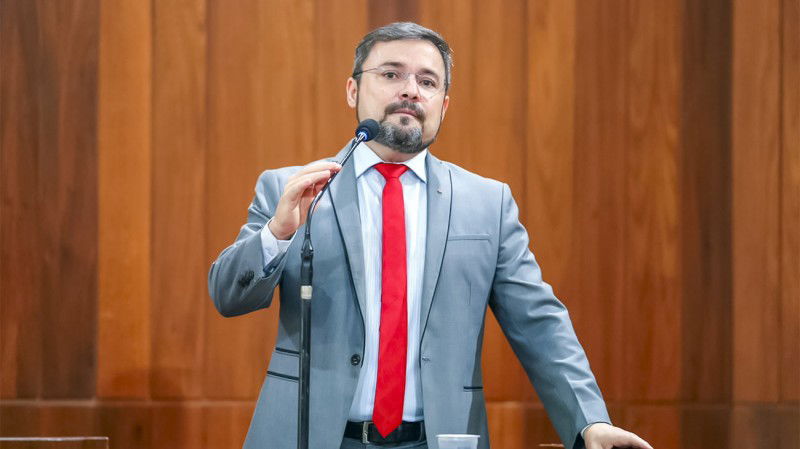 Deputado do Piauí apresenta projeto para proibir influenciadores de divulgar jogos de azar e cassinos online