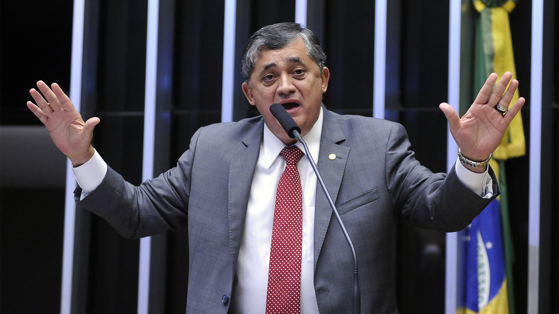 Senado brasileiro aprova projeto que taxa apostas esportivas e