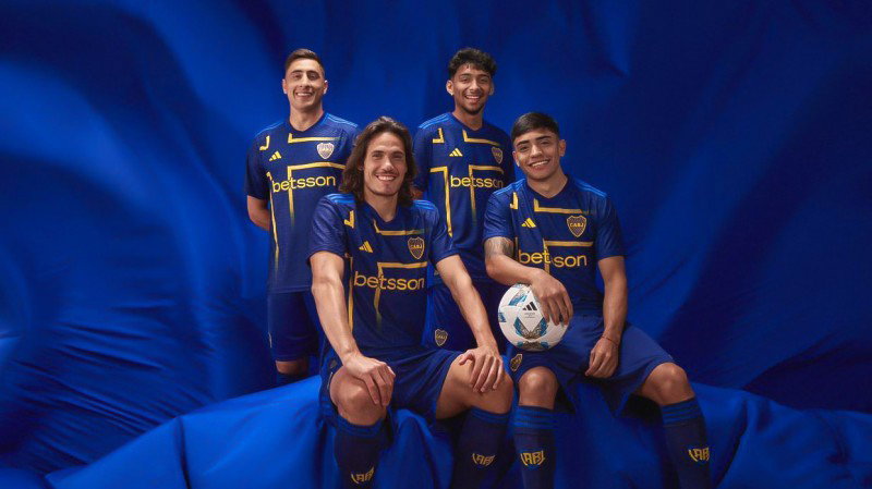 CEO da Betsson celebra nova camisa do Boca Juniors inspirada na bandeira da Suécia