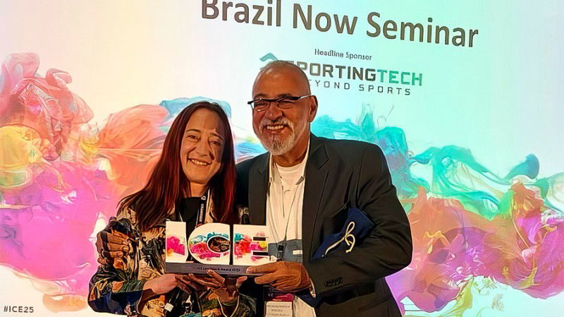 Magnho José recebe o ICE London Landmark Award na ICE Barcelona