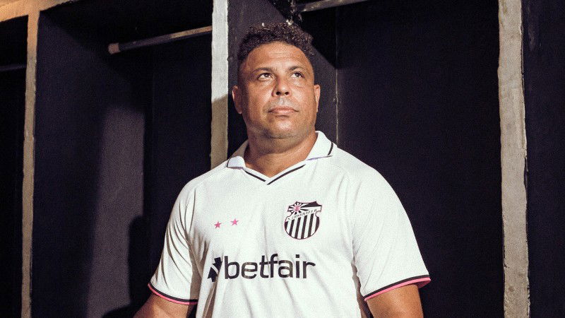 Betfair y el club São Cristóvão presentan una camiseta exclusiva en honor a Ronaldo Fenômeno