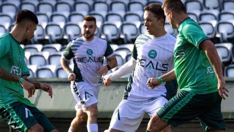 Patrocinadora master do Coritiba, Reals leva torcedores para jogar no Couto Pereira